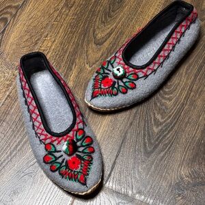 handmade felted wool slippers with traditional Polish embroidery. Size 8
